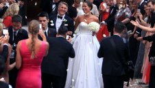 "Старата госпожа" си падна по Швайни