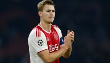 Паника в "Старата госпожа": Юве трябва да счупи финансов рекорд за Де Лихт