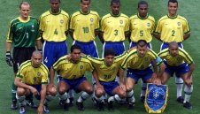 Световен шампион с Бразилия дойде в София заради "смърф"