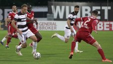 Локо Пловдив надви ЦСКА на "Лаута", ВАР изигра решителна роля