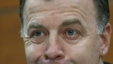 Сираков отвръща на критиките