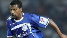 Аполон извива ръцете на Батков за Хамдани