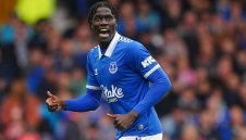 Астън Вила взе халф под носа на Арсенал