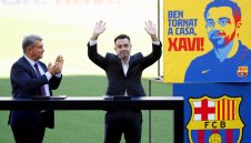 Започна нова ера в Барса: Шави пристигна + ВИДЕО и СНИМКИ