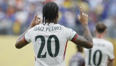 Жоао Педро блесна с два гола и класира Челси на финала