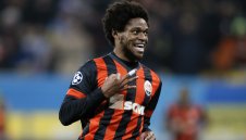 Арсенал и Ливърпул с интерес към Луис Адриано