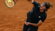 Циципас и Зверев се класираха за финалите в Лондон