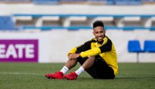 Пече ли се трансфер? Венгер изчетка Обамеянг