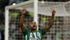 Ненормална работа! Наръгаха футболист с нож в Колумбия + ВИДЕО