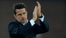 Уотфорд не пуска Силва в Евертън