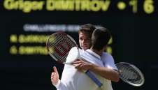 Гришо с 1 победа в 10 мача с Джокович. Но бедрото мъчи Ноле...