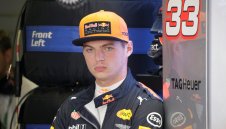 В Мерцедес определено мислят за Макс