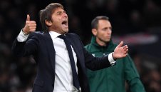 Конте тръгна с победа в Тотнъм след 5 гола и 3 червени картона