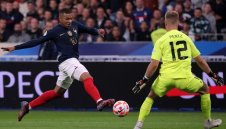 Франция удари Австрия и докосва оцеляването в Лига „А“ на Лигата на нациите 	