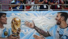 Марадона: Долу ръцете от Меси!