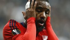 Лаказет мина успешно медицинските тестове в Арсенал