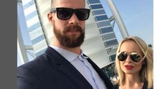 Секси съпруга по пижама излови вратар в бардак + СНИМКИ