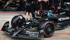 Мерцедес отписва този сезон, гледа към 2024-а
