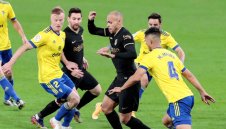 Нова бомба в Испания! Новакът Кадис шокира Барса