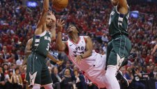 Торонто удари лошо Милуоки и изравни