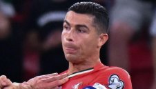 Кристиано Роналдо мушна гол №946 в кариерата си