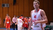Родните баскетболисти загубиха драматично от фаворита Словения