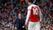 Емери увери: Не мисля за раздяла с Йозил