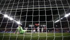 Младок плакал от радост след дебюта си за Барса