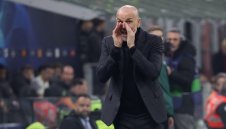 Златна пейка за Пиоли