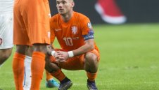 Гаменска изцепка: Уесли Снайдер танцува върху покрива на кола, арестуват го