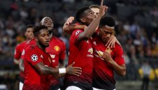 Юнайтед с класика над Йънг Бойс, Погба блести с два гола и асистенция + ВИДЕО