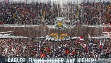 "Футбол 3000" на хита Айнтрахт продължава да изумява