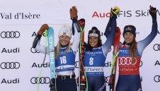 Бриньоне не остави шаносве на конкуренцията в супергигантския слалом във Франция