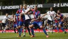 Хари Кейн нахлузва "маската на Зоро"