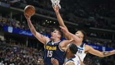 Жокера се развихри и шампионите подчиниха Вълците