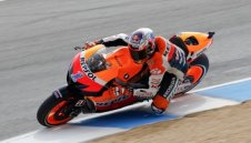 Кейси Стонър триумфира на “Лагуна Сека”