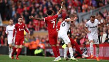 Отвлякоха родителите на звезда на Ливърпул