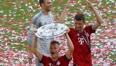 Нойер попадна в групата на Байерн за финала за Купата