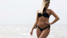 Национал на Франция заби секси моделка + СНИМКИ