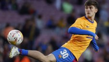 Барса и Гави си стиснаха ръцете