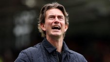 Тотнъм поддържа контакт с блокиран свой играч в Израел