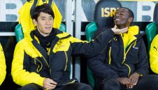 Кагава се прави на майстор срещу малки деца + ВИДЕО