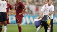 Руни все още е бесен на Роналдо