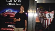 Бивш халф на Атлетико също пристигна в Севиля