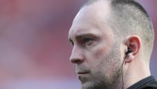 По убеждение или от страх? Новият треньор на РБ клекна пред Клопо