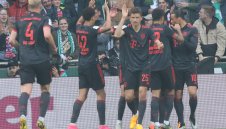 Байерн оцеля в Бремен и дръпна на върха