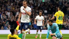 Хари Кейн прати Шпорите напред в Европа