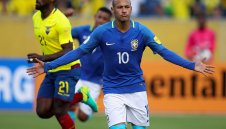 Бразилия се развихри в края за 3:0 + ВИДЕО