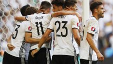 Германската машина набира скорост - 3:0 срещу Словакия + ВИДЕО