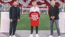 ОФИЦИАЛНО: Байерн подписа нов договор с Кимих + СНИМКИ